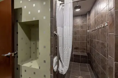 Photo 5 - Comfort Suites Perrysburg - Toledo South