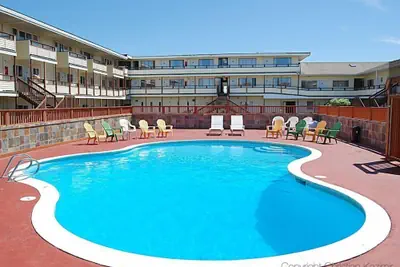 Photo 2 - Ocean Shores Inn & Suites