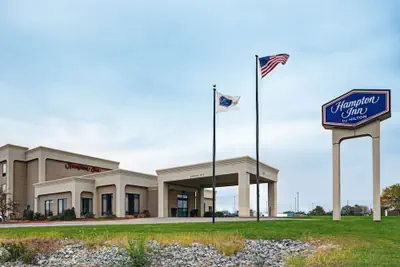 Photo 2 - Hampton Inn Keokuk