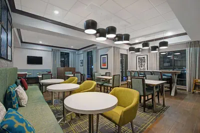 Photo 3 - Hampton Inn Keokuk