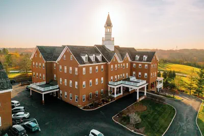 Photo 2 - The Delafield Hotel
