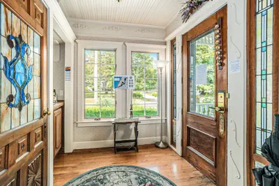 Photo 4 - Yelton Manor Bed & Breakfast