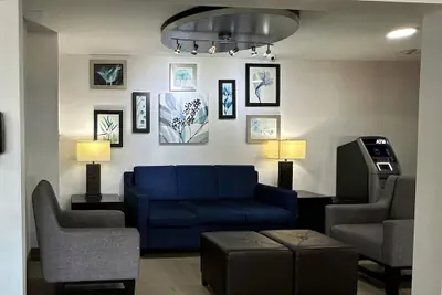 Photo 5 - Comfort Inn Dallas Park Central