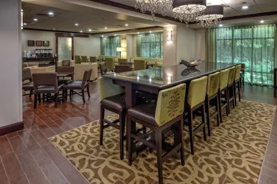 Photo 3 - Hampton Inn Cambridge