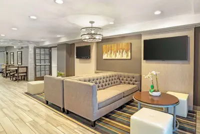 Photo 5 - Best Western Plus Fairfield Hotel