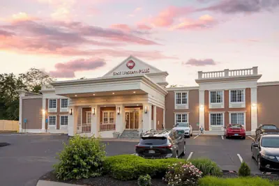 Photo 2 - Best Western Plus Fairfield Hotel