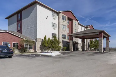 Photo 2 - Comfort Inn & Suites Shelbyville