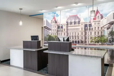 Photo 4 - La Quinta Inn & Suites by Wyndham Latham Albany Airport