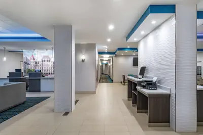 Photo 5 - La Quinta Inn & Suites by Wyndham Latham Albany Airport