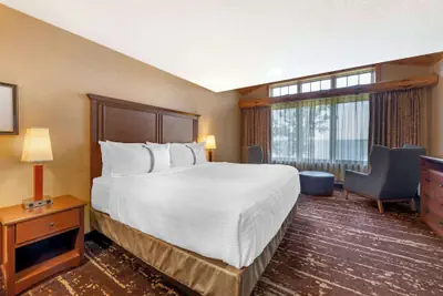 Photo 2 - Best Western Premier The Lodge on Lake Detroit