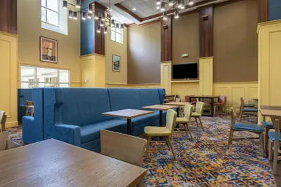 Photo 2 - Hampton Inn & Suites Williamsburg Historic District