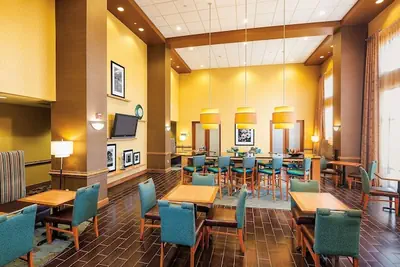 Photo 4 - Hampton Inn & Suites Chesapeake-Square Mall