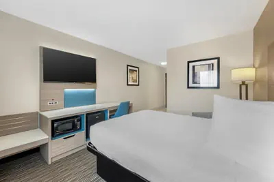Photo 4 - Best Western Columbus Airport