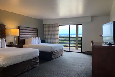Photo 3 - SureStay Plus Hotel by Best Western Gold Beach