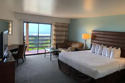 Photo 4 - SureStay Plus Hotel by Best Western Gold Beach