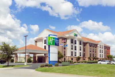 Photo 2 - Holiday Inn Express & Suites Shawnee by IHG