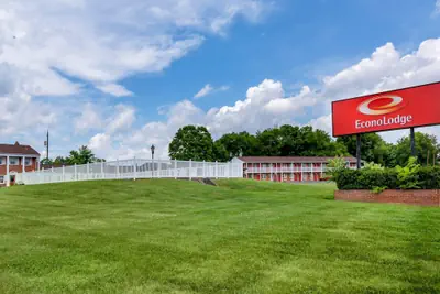Photo 2 - Econo Lodge Woodstock - Shenandoah Valley I-81