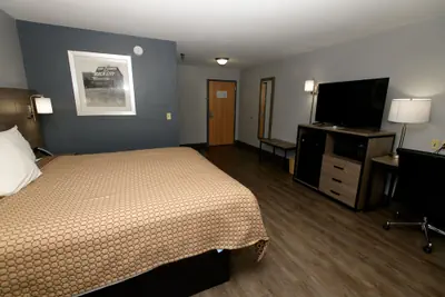 Photo 5 - Home Town Inn Ringgold