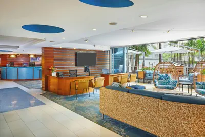 Photo 5 - Courtyard by Marriott Waikiki Beach