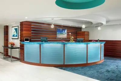 Photo 3 - Courtyard by Marriott Waikiki Beach