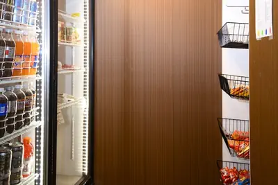 Photo 3 - Days Inn & Suites by Wyndham Niagara Falls/Buffalo