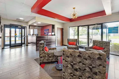 Photo 4 - Best Western Gen X Inn