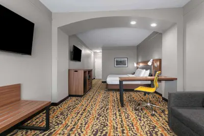 Photo 5 - La Quinta Inn & Suites by Wyndham Belton - Temple South
