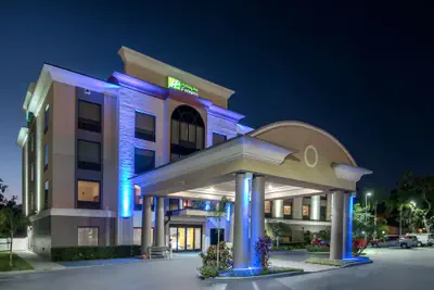 Photo 2 - Holiday Inn Express Bartow by IHG