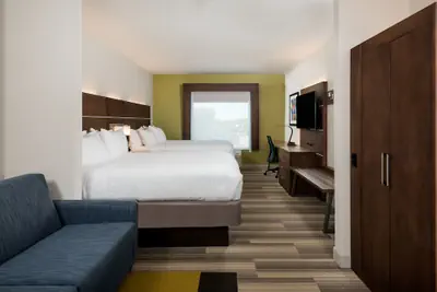 Photo 3 - Holiday Inn Express Bartow by IHG