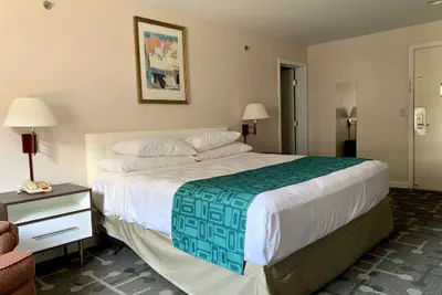 Photo 4 - Howard Johnson by Wyndham Williamstown