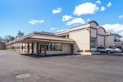Photo 2 - Days Inn by Wyndham Albany SUNY