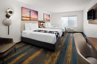 Photo 5 - La Quinta Inn & Suites by Wyndham Kennewick