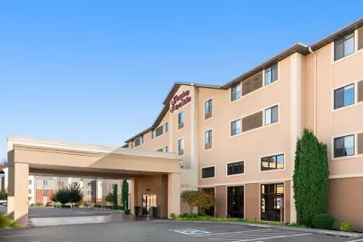 Photo 2 - Hampton Inn & Suites Burlington