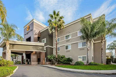 Photo 2 - La Quinta Inn & Suites by Wyndham Modesto Salida