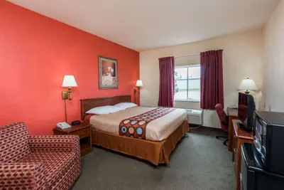 Photo 5 - Super 8 by Wyndham St Robert Ft Leonard Wood Area
