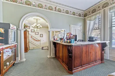 Photo 3 - Anniversary Inn - South Temple