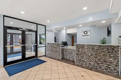 Photo 5 - Quality Inn & Suites Biloxi - Ocean Springs