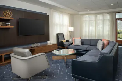 Photo 4 - Courtyard by Marriott Seattle Kirkland