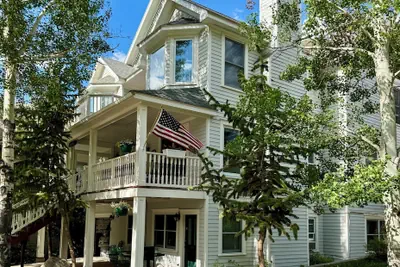 Photo 2 - The Clipper Inn Bed & Breakfast