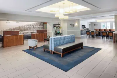 Photo 5 - La Quinta Inn & Suites by Wyndham Bakersfield North