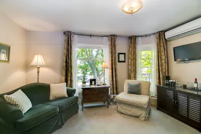 Photo 5 - Winchester Inn