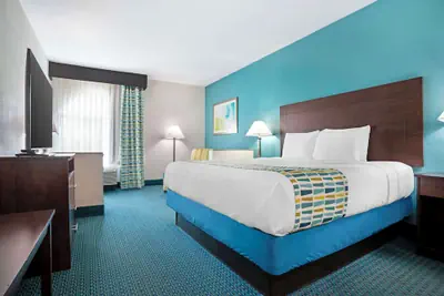 Photo 2 - Best Western Plus Blue Angel Inn