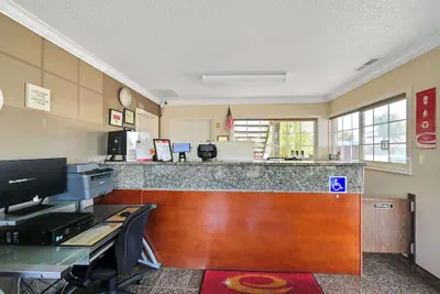 Photo 3 - Econo Lodge Woodland near I-5