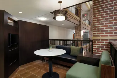 Photo 3 - Courtyard by Marriott Wichita At Old Town