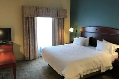 Photo 5 - Hampton Inn & Suites Bloomington - Normal
