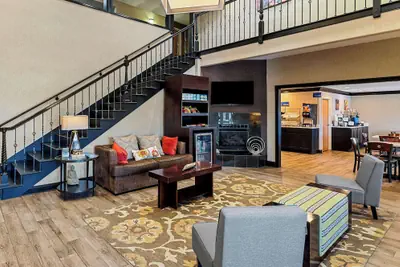 Photo 3 - Best Western Presidential Hotel & Suites
