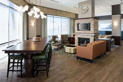 Photo 2 - Hampton Inn & Suites Boise-Downtown