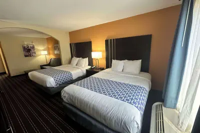 Photo 5 - Best Western Plus Bass Hotel & Suites