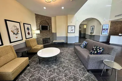 Photo 2 - Best Western Plus Bass Hotel & Suites