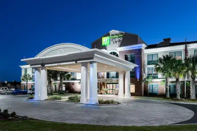 Photo 2 - Holiday Inn Express & Suites Florence I-95 & I-20 Civic Ctr by IHG